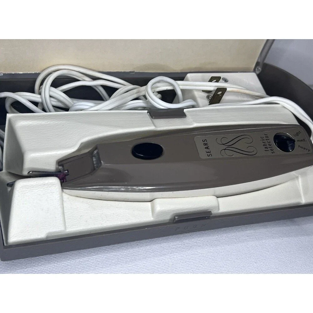 Vintage Sears Electric Scissors 3 Speed Fabric Cutter w Case Model 25-2177